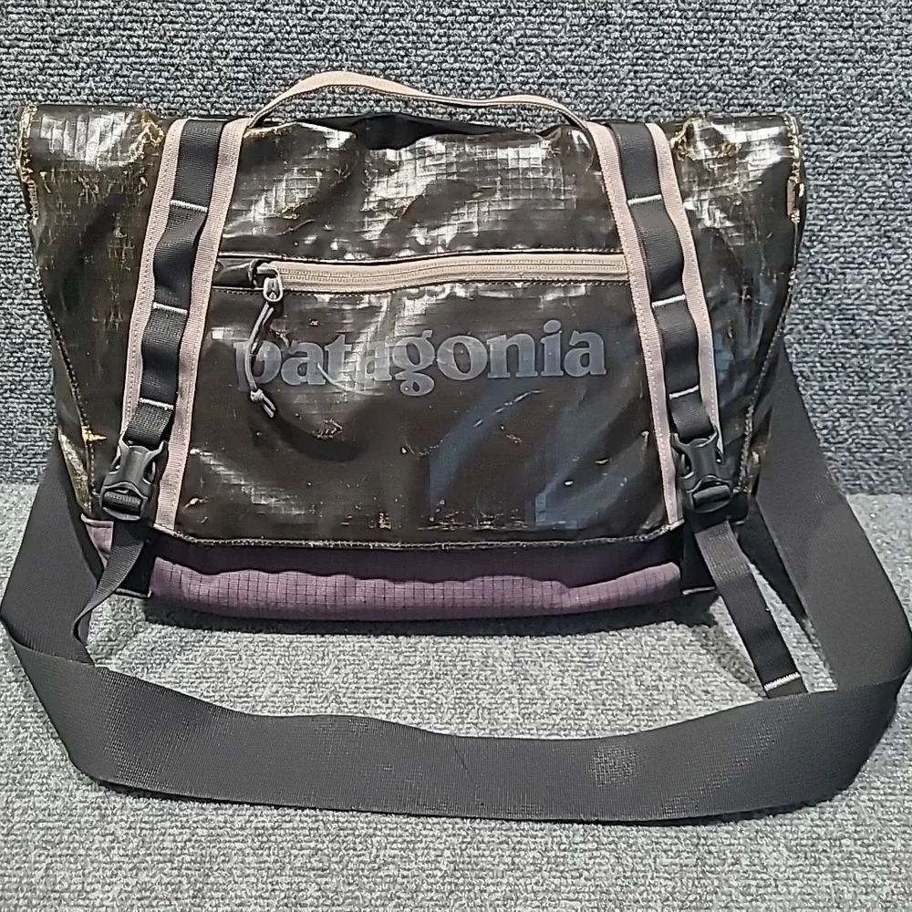 patagonia Black Hole‎ Messenger Bag Black  Limited Edition